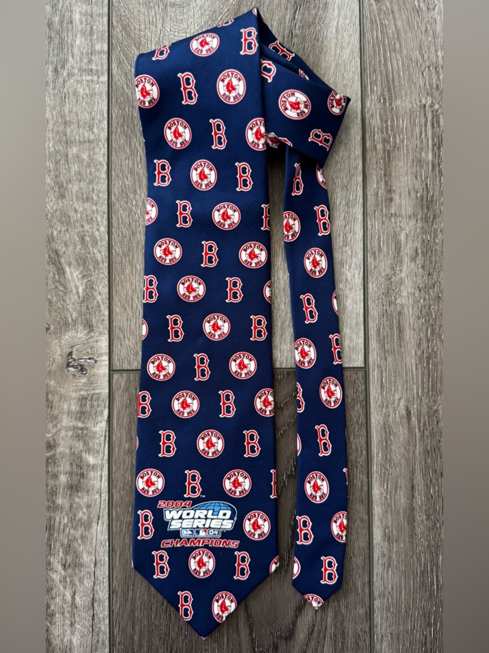 Boston Red Socks Neck Tie 2004 World Series Champions 4” Traditional Width Silk
